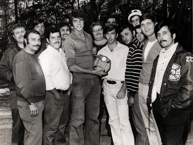 At the completion of the 1974 season, Don Bennevento was recognized for all his Trophies taken in Individual Ladder . In this photo from left to right: Front: Gerry DeAngelis, Andy Lyman, Don Bennevento, Terry McSweeney, Sal Cannone, John Obremski and Jim Kenning.
Back row: John Kunze, Tony Bennevento, Phil Bifulco, Cliff Ackley, Ed Lang, FrankSciacca and Steve Wilkens.